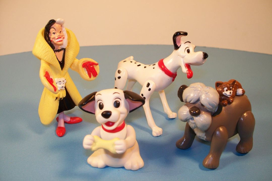 1990 年代，麦当劳和迪士尼推出的《101 忠狗》玩具
